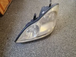 Toyota Avensis Verso Lampa przednia 