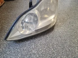 Toyota Avensis Verso Lampa przednia 