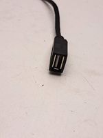 Mercedes-Benz CLS C219 USB-pistokeliitin A0018279104