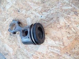 Ford Focus Piston with connecting rod 