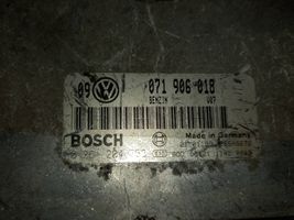 Volkswagen Bora Unité de commande, module ECU de moteur 071906018