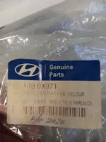Hyundai i10 Kilimėlių komplektas E81400X071