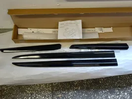 Honda Civic IX Rivestimento della portiera anteriore (modanatura) 08P05TV0600201