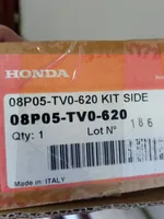 Honda Civic IX Rivestimento della portiera anteriore (modanatura) 08P05TV0600201