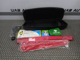 Renault Megane IV Trousse de premiers secours 