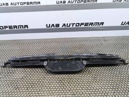 Audi Q2 - Jäähdyttimen lista 81A853037