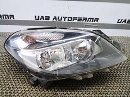 Mercedes-Benz B W246 W242 Lampa przednia A2468200261