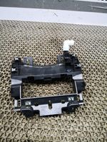 Nissan Qashqai Altri elementi della console centrale (tunnel) 681044EH0A