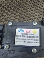 Hyundai ix35 Pedał gazu / przyspieszenia 327002S910