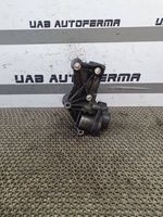 Nissan Qashqai Mocowanie alternatora 117105124R