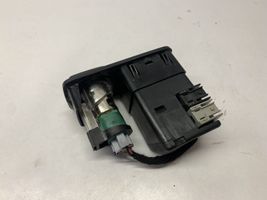 Jeep Cherokee Connettore plug in AUX 68146070AD