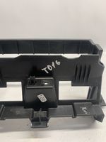 Volkswagen Jetta VII Boîte / compartiment de rangement pour tableau de bord 17A857058