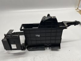 Porsche Cayenne (9PA) Relay mounting block 7L0937535