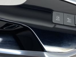 Audi Q3 F3 Panneau de garniture tableau de bord 83C853190