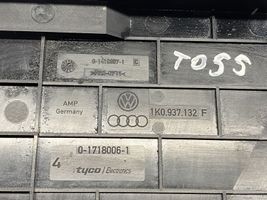 Volkswagen Golf V Dangtelis saugiklių dėžės 1K0937132F
