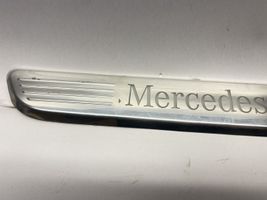 Mercedes-Benz C W205 Priekinio slenksčio apdaila (vidinė) A2056800535