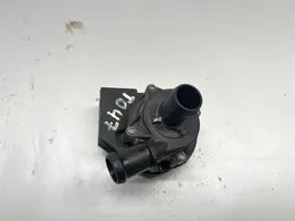 Volkswagen Jetta VII Pompe à eau de liquide de refroidissement 5Q0965561