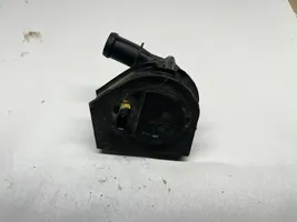 Volkswagen Jetta VII Pompe à eau de liquide de refroidissement 5Q0965561