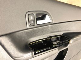 Volvo C30 Обшивка передней двери 