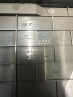 Volkswagen Tiguan Tapa de caja de fusibles 1K0937132G