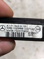 Mercedes-Benz GL X164 Pysäköintitutkan anturin näyttö (PDC) A1715420123