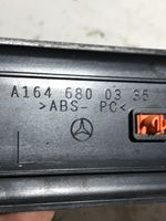Mercedes-Benz GL X164 Priekinio slenksčio apdaila (vidinė) A1646800335