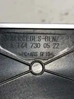 Mercedes-Benz ML W164 Baguette moulure de porte arrière A1647300522