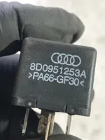 Audi Q7 4L Kita rėlė 8D0951253A