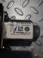 Volkswagen Jetta VI Moteur de lève-vitre de porte arrière 6R0959812M