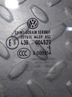 Volkswagen Jetta VI Vitre de fenêtre porte avant (4 portes) 43R004529