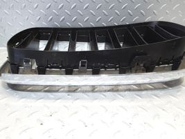 BMW X5 F15 Maskownica / Grill / Atrapa górna chłodnicy 7316075