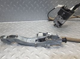 Peugeot Partner Serrure de porte coulissante 9682100677