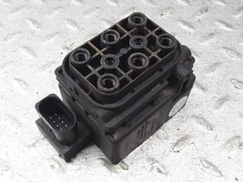 Volkswagen Phaeton Air suspension valve block 15152400052