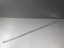 BMW 3 E30 Barra di rivestimento della portiera anteriore 