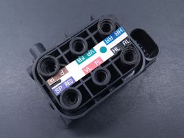 Audi A8 S8 D4 4H Air suspension valve block 4H0616013B