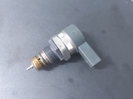 Volkswagen Phaeton Fuel pressure regulator 057130764B