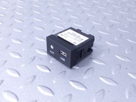 Hyundai i30 Connettore plug in USB 96120G2000