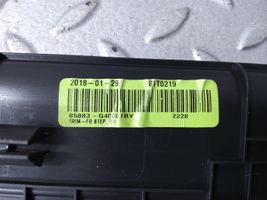 Hyundai i30 Etuoven kynnyksen suojalista 85884G4000