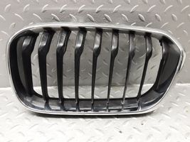 BMW 1 F20 F21 Maskownica / Grill / Atrapa górna chłodnicy 7371687