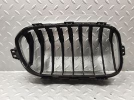 BMW 1 F20 F21 Maskownica / Grill / Atrapa górna chłodnicy 7371687