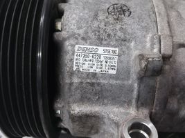 Toyota Yaris XP210 Ilmastointilaitteen kompressorin pumppu (A/C) 88310K0030