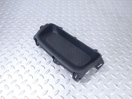 Toyota Yaris XP210 Kosnsolės stalčiuko/lentinėlės paklotėlis 55445K0030