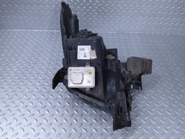 Cadillac XTS Lampa przednia 22967412