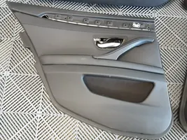 BMW 5 F10 F11 Istuimien ja ovien verhoilusarja 