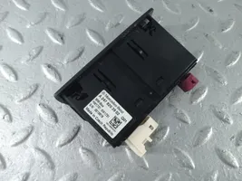 Mercedes-Benz A W177 USB-pistokeliitin A2478203902