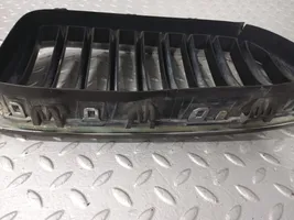 BMW 5 F10 F11 Maskownica / Grill / Atrapa górna chłodnicy 7336477