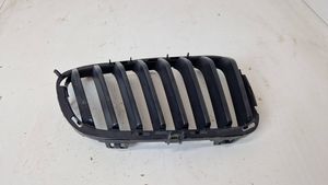 BMW 2 F22 F23 Griglia superiore del radiatore paraurti anteriore 7295524