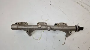 BMW 2 F22 F23 Kraftstoffverteiler Einspritzleiste Verteilerrohr 7639975