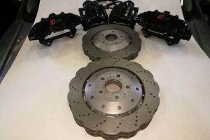 20767502 Audi RS4 Bremsscheiben und Bremssättel eingestellt  