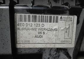 Audi A8 S8 D3 4E Cassetta degli attrezzi 4E0012123D